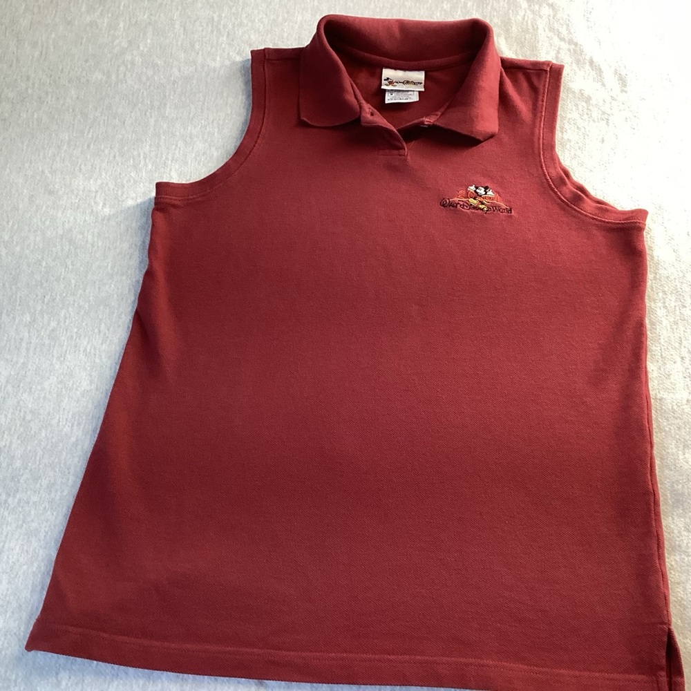WALDISNEY  WORLDS  VINTAGE 2001 RN84167 WOMEN’S SLEEVELESS POLO TOP SIZE:MEDIUM